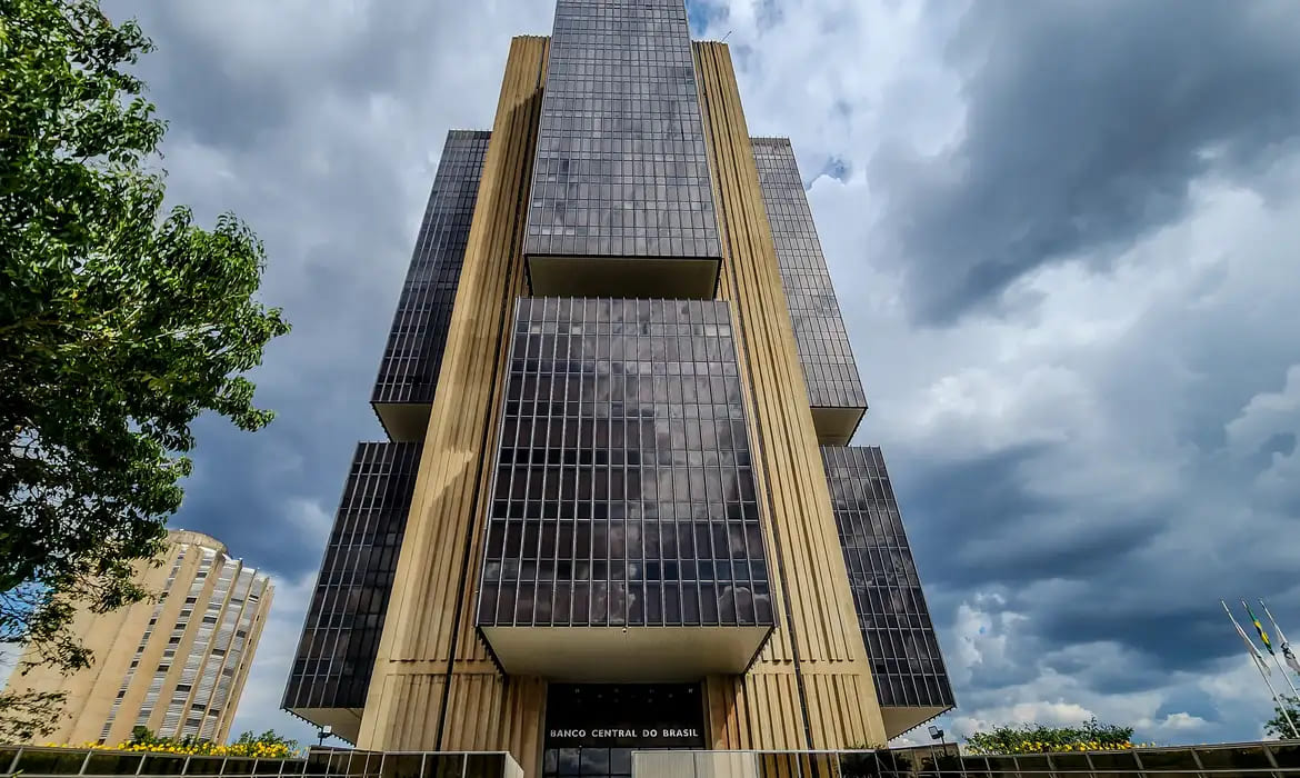 Copom eleva juros básicos da economia