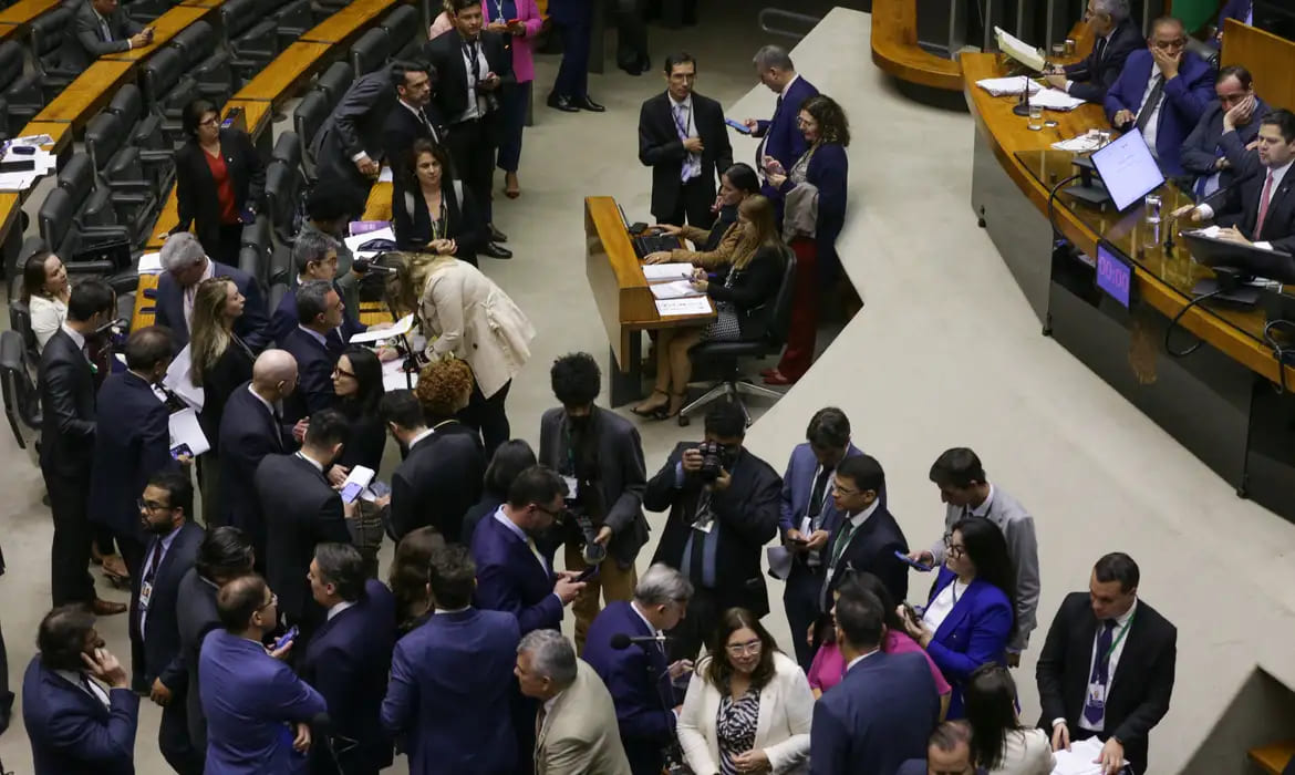 Congresso aprova usar emendas