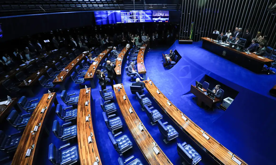 Senado segue Câmara e também derruba decreto
