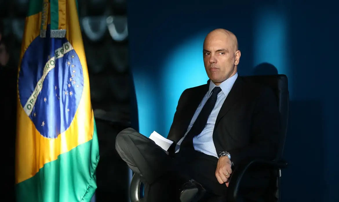Bolsonaro fez flagrante confissão de obstrução de Justiça