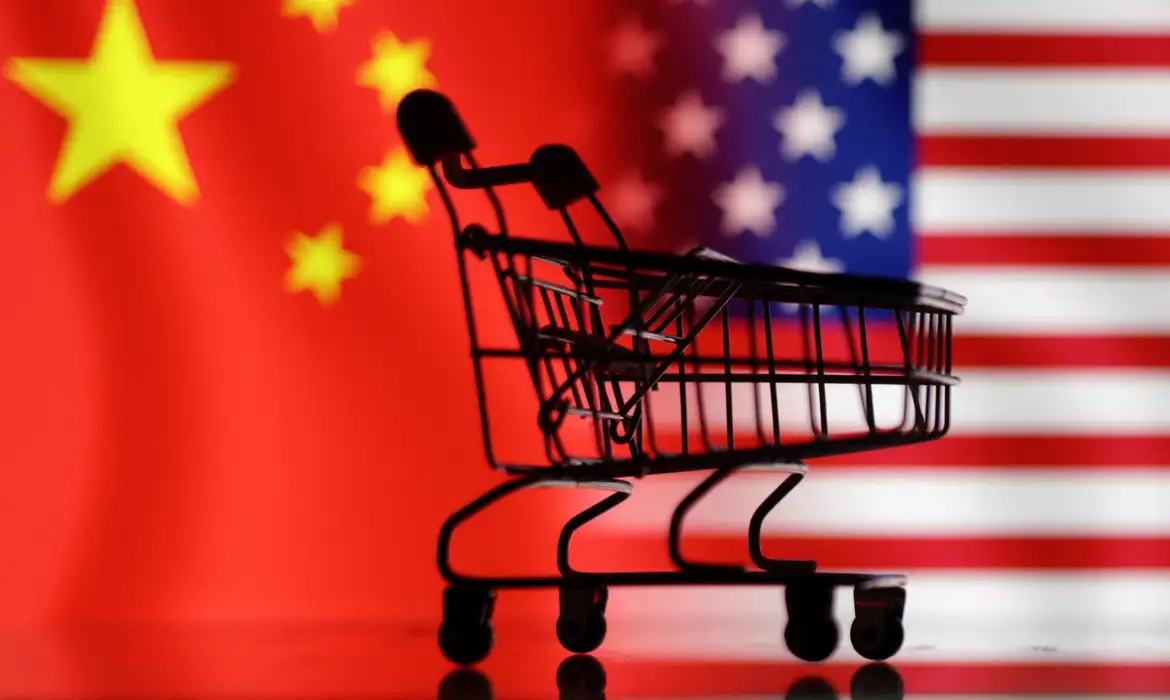 China critica tarifaço contra o Brasil e acusa EUA