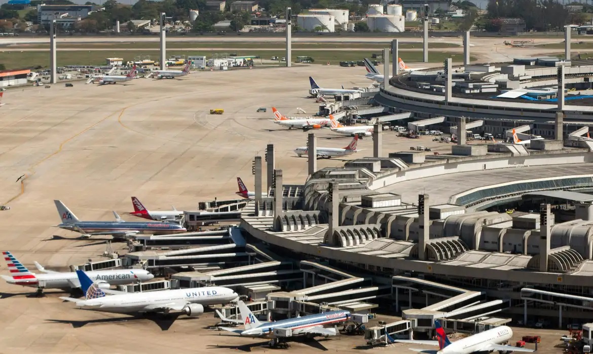 Movimento nos aeroportos brasileiros cresce 10%