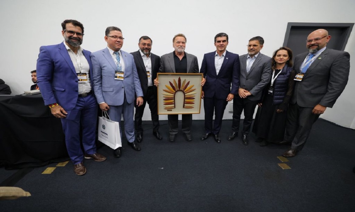 Governador Wilson Lima apresenta a Arnold Schwarzenegger papel estratégico do Amazonas na agenda climática global