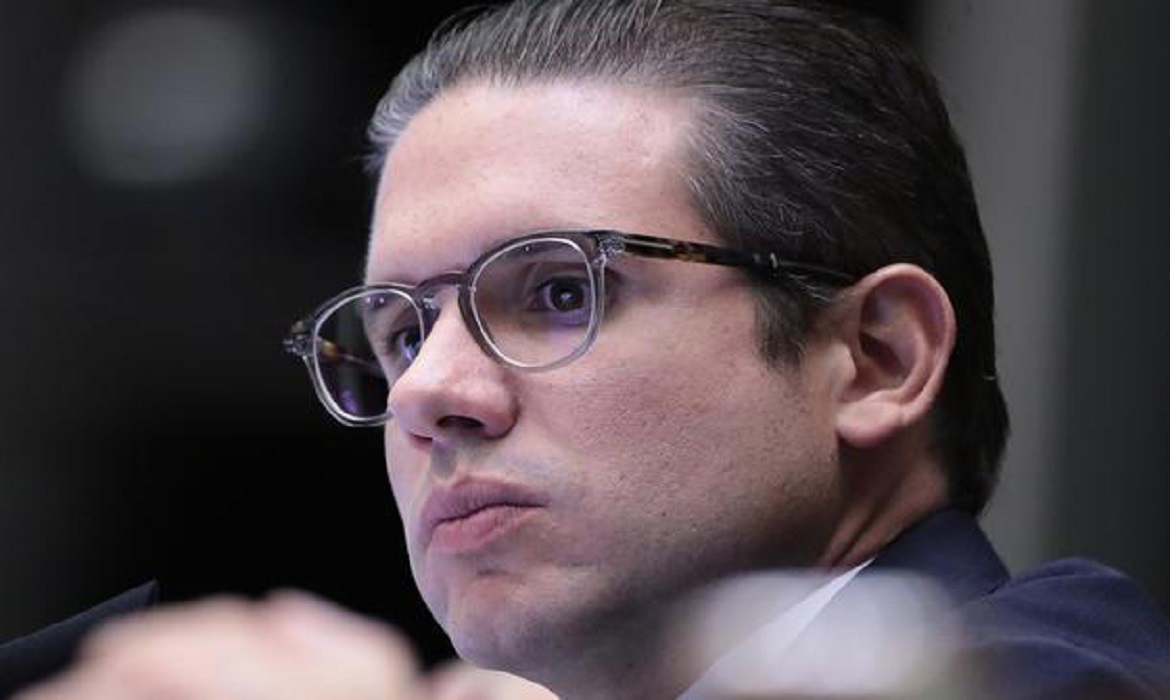 "O presidente-mirim da Câmara Federal da República Federativa do Brasil tratou de ser mais educadinho"