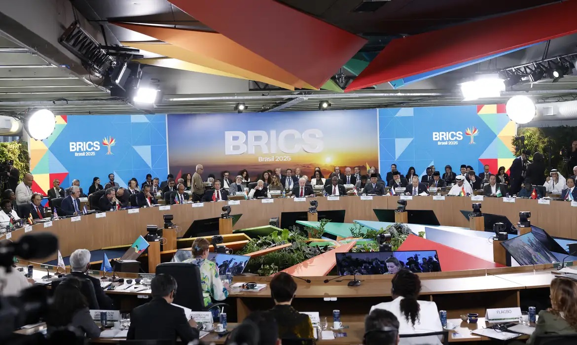 Brics aprova parceria para eliminar doenças