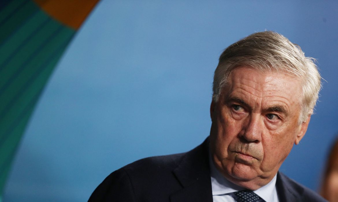 Tribunal espanhol condena técnico Carlo Ancelotti