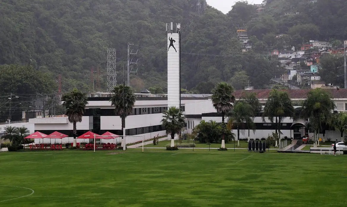 Governo federal autoriza leilão de terreno do CT