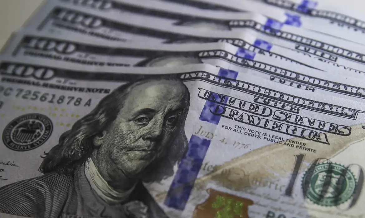 AGU quer apuração de movimentações financeiras