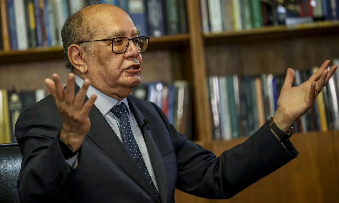 Gilmar Mendes defende Moraes