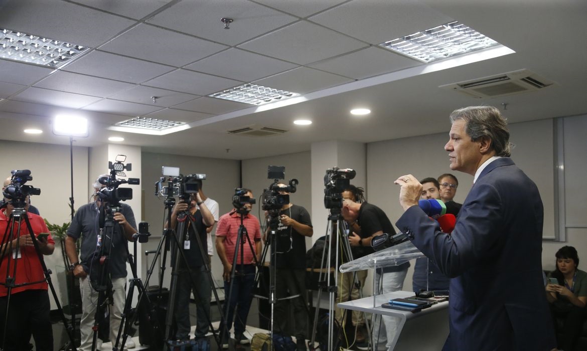Tesouro dos EUA procura Haddad para agendar reunião