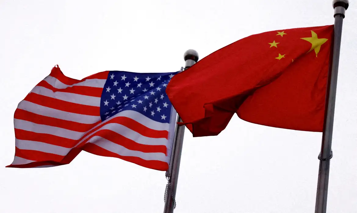 China acusa EUA de ciberataques a empresas de defesa