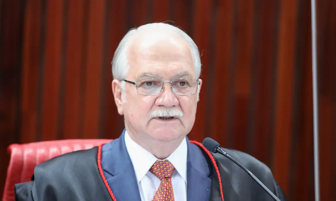 Fachin diz que há tentativas de erosão democrática