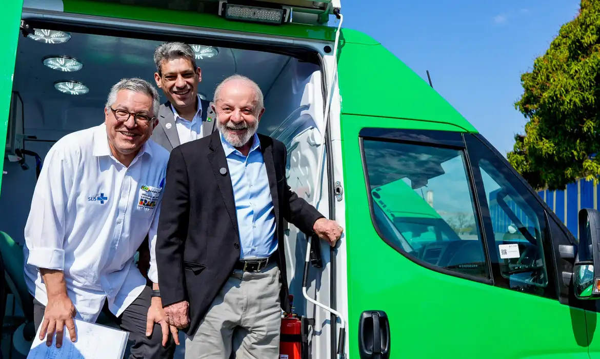 Governo entrega 400 Unidades Odontológicas
