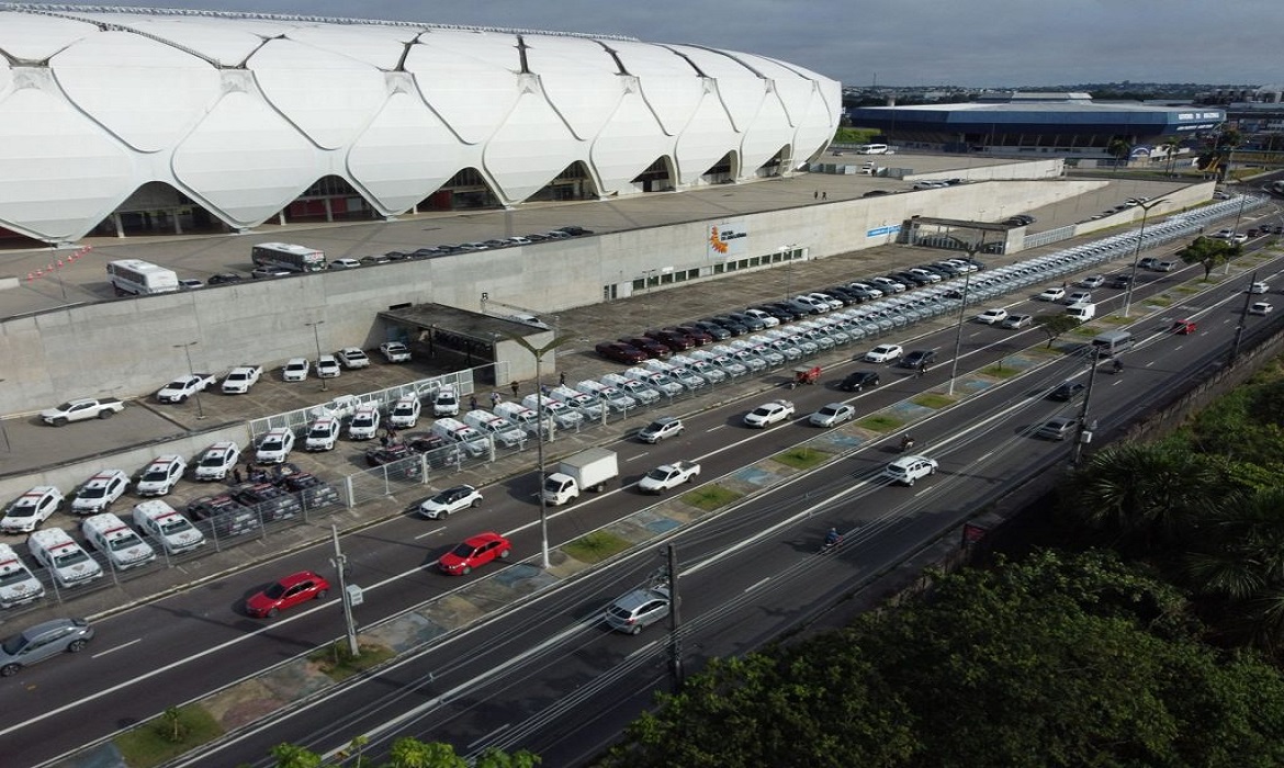 Governo do Amazonas entrega novas viaturas para as forças de segurança
