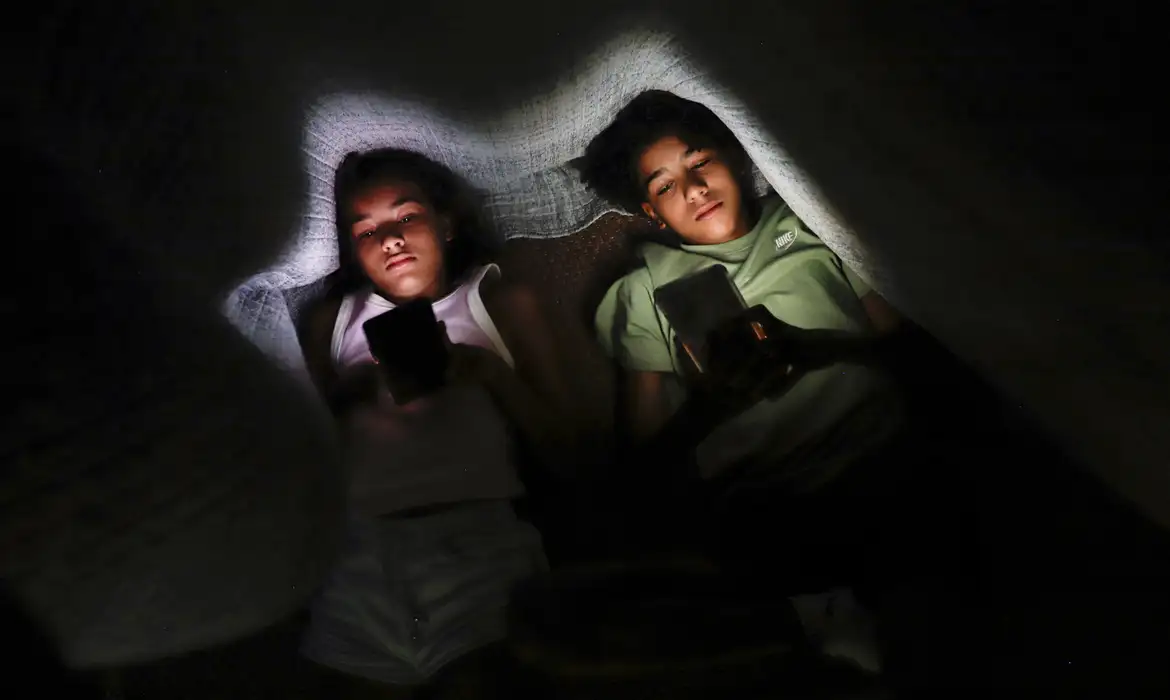 Veja as dicas para proteger crianças e adolescentes