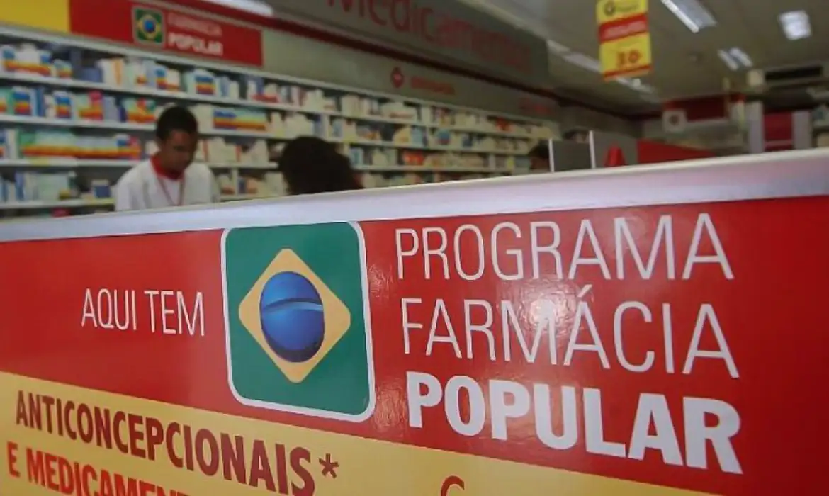 Saúde descredencia mais de 9 mil estabelecimentos