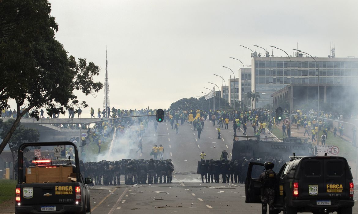 STF responsabilizou 1.190 pessoas por atos antidemocráticos