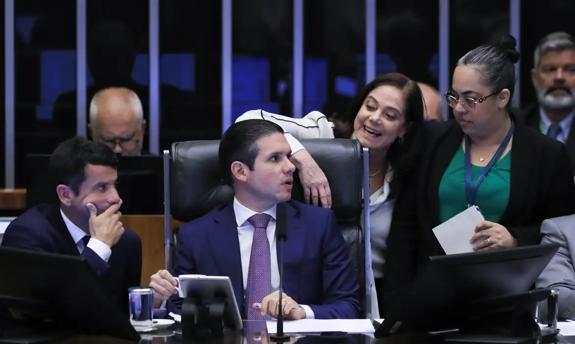 Câmara aprova urgência para isenção do IR