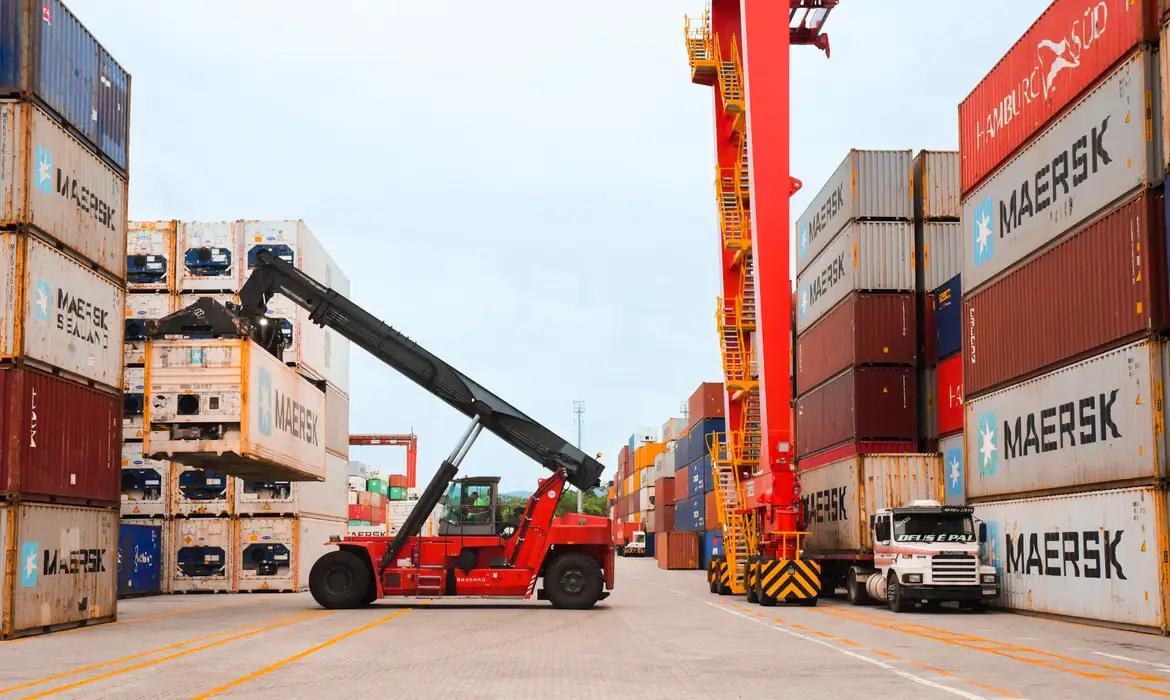 Exportações brasileiras cresceram 4,8%