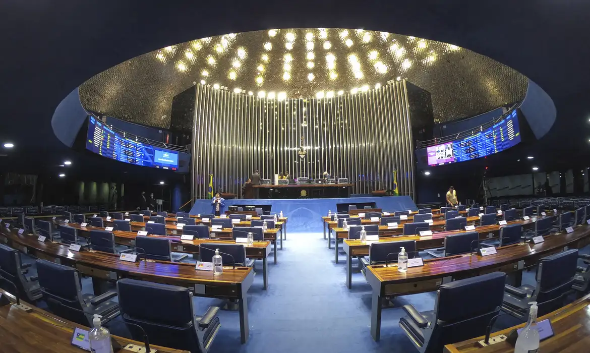 Oposição desocupa Senado sem acordo para impeachment