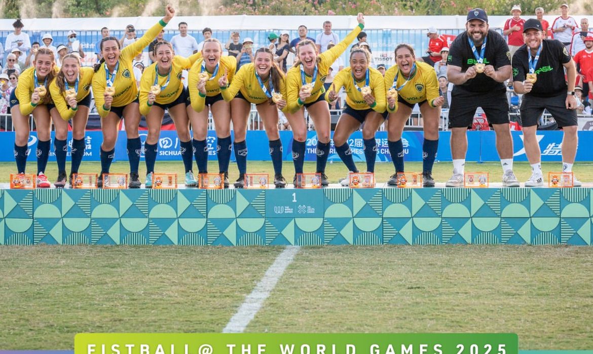 Brasil é campeão masculino e feminino de punhobol