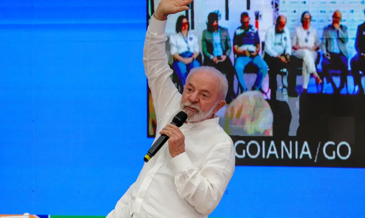 Lula lembra covid e diz que saúde não tem esquerda