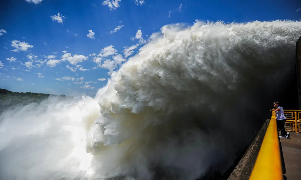 Hidrelétrica de Itaipu chega ao marco de 3,1 bilhões