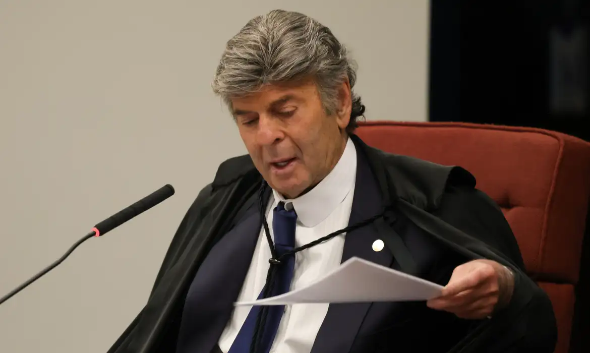 Fux pede vista e suspende julgamento de recurso