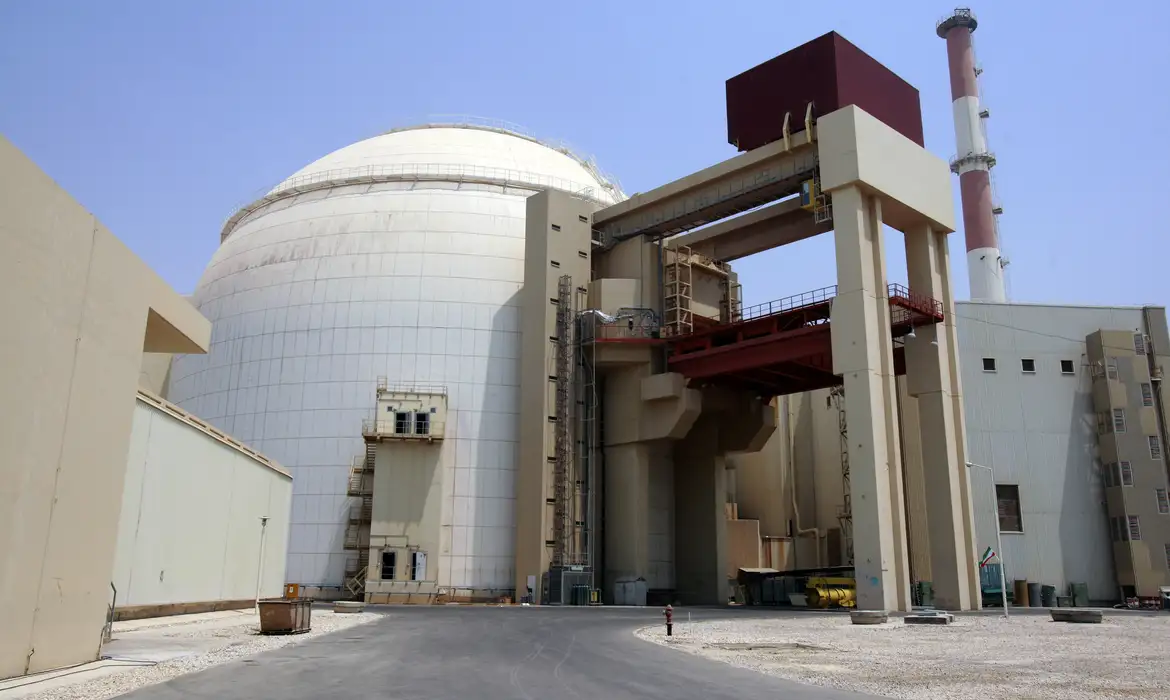 Irã diz que está aberto a proposta nuclear justa