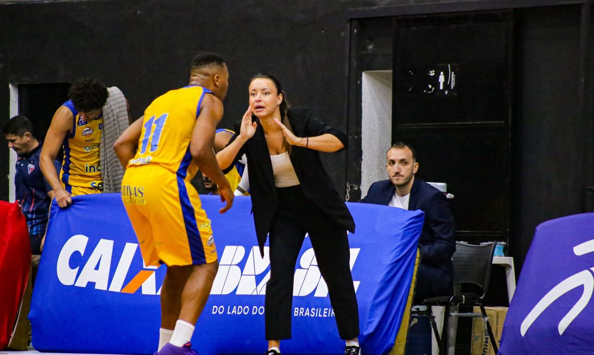 Primeira técnica mulher no NBB, Jelena Todorovic