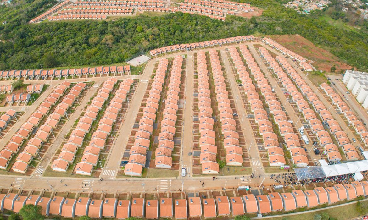 Lula entrega 2.837 moradias do Minha Casa