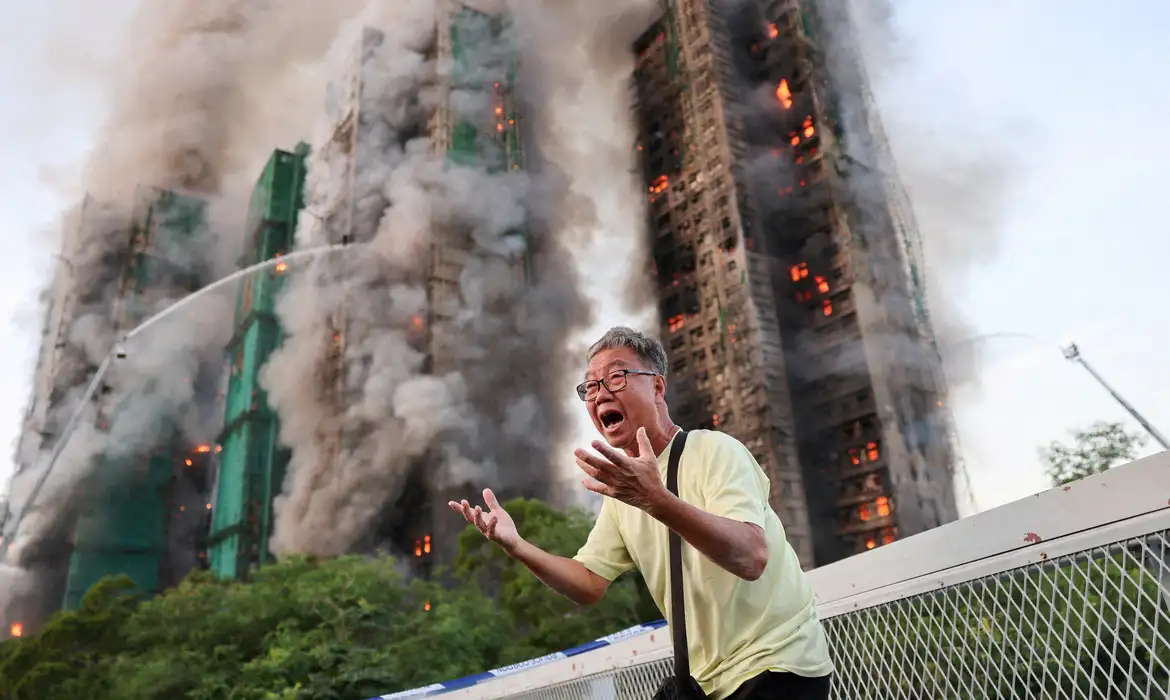 Incêndio em prédios de Hong Kong