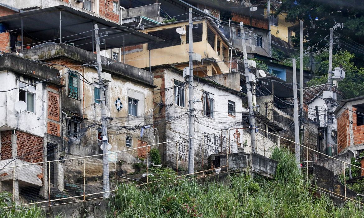 Universidades vão engajar favelas em estudo