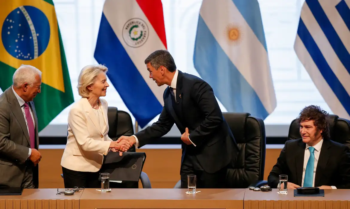 Líderes do Mercosul e da UE assinam acordo