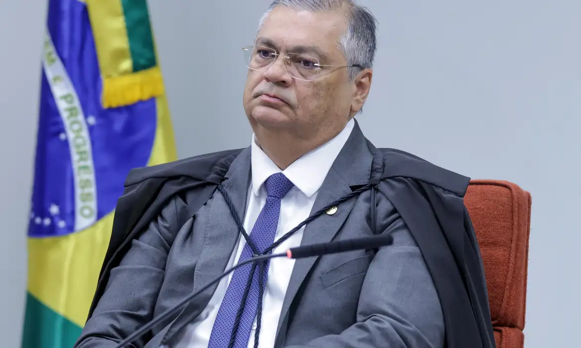 Dino proíbe emendas para entidades ligadas a parentes