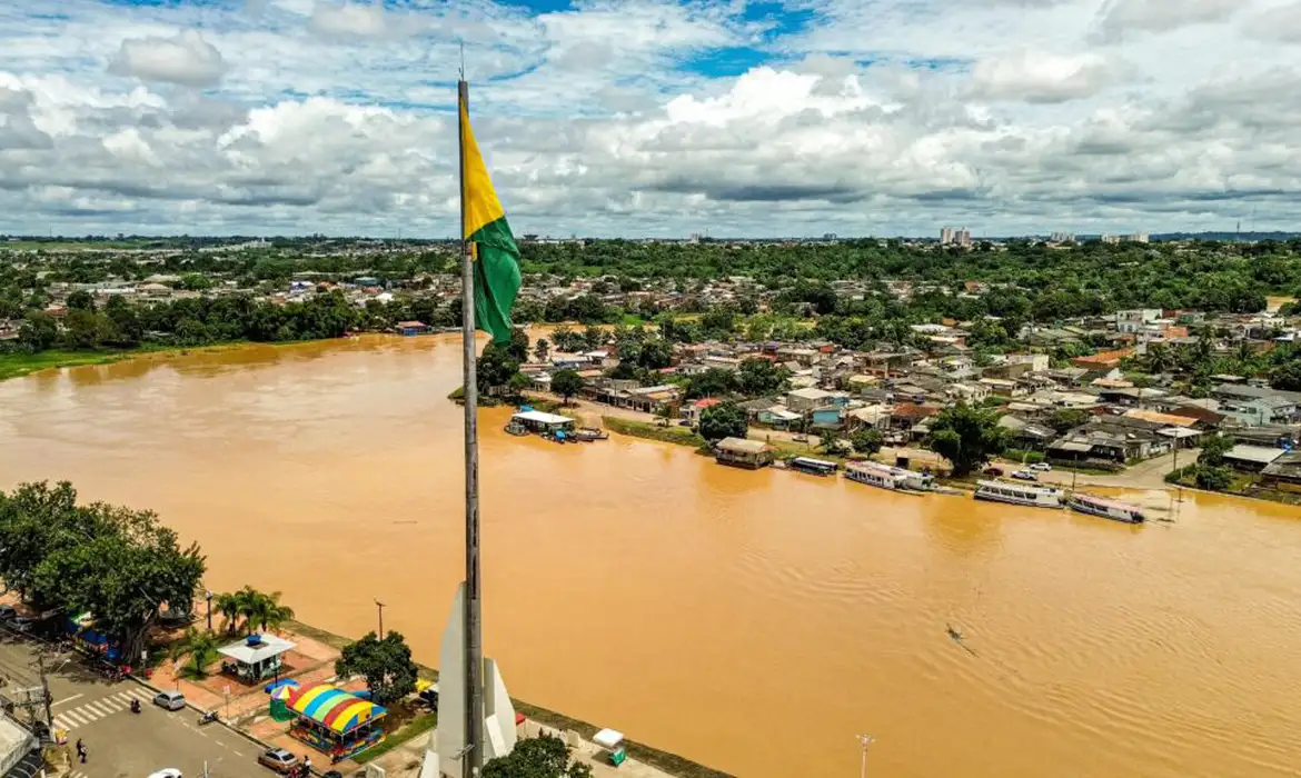 Rio Acre supera cota de inundação em Rio Branco