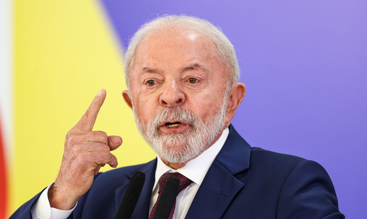 Lula determina apuração de falhas da Enel