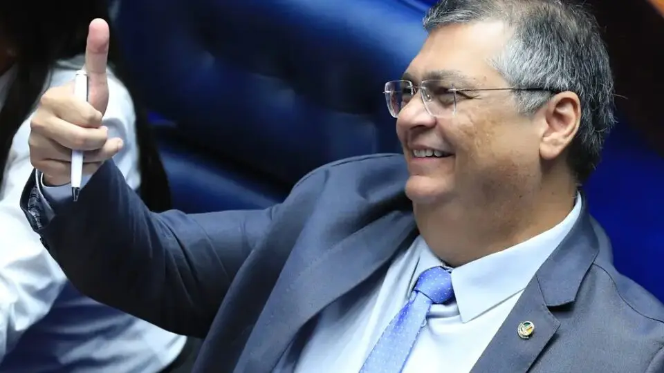 Mulher que chamou Flávio Dino de “lixo” se torna ré no STF