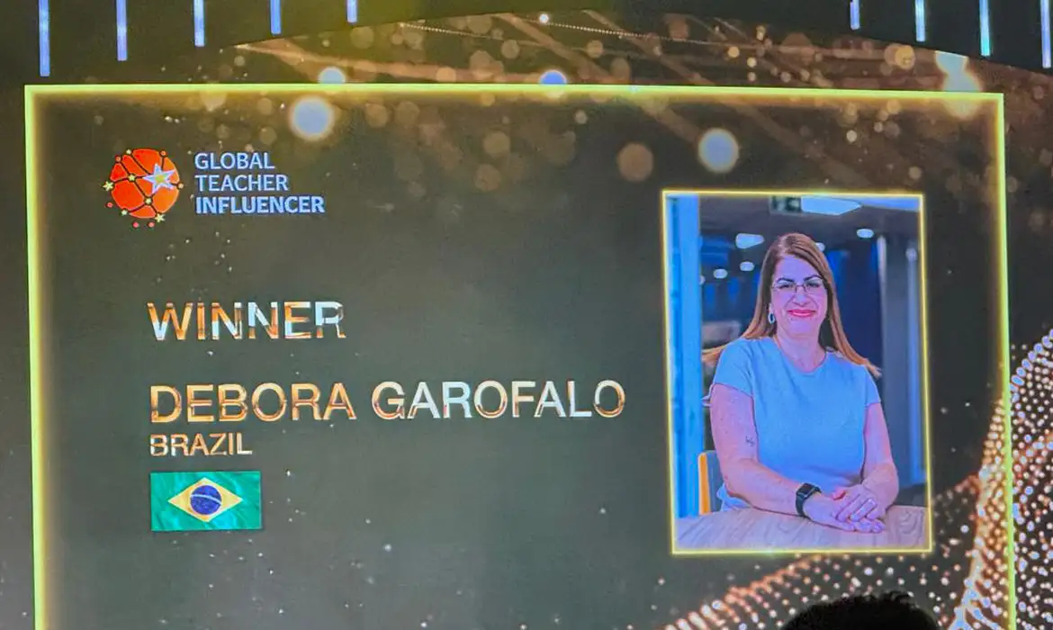Brasileira Débora Garofalo é eleita professora