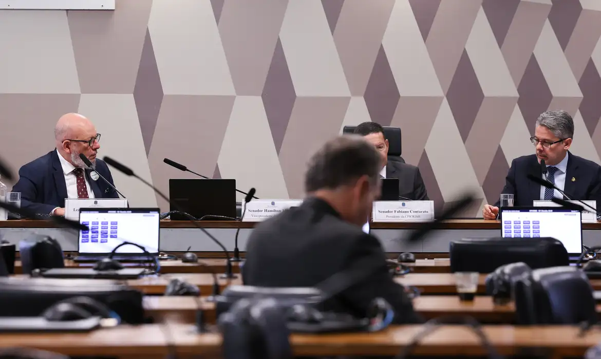CPI do Crime Organizado convoca Ibaneis