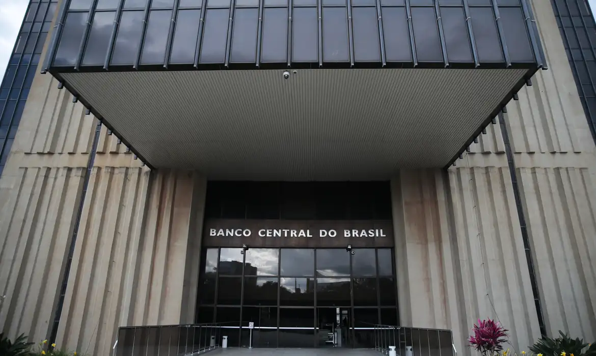 Ata do Copom: BC não indica mais cortes