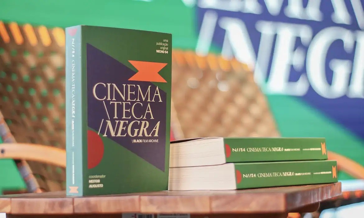 Cinemateca Negra reúne mais de mil filmes