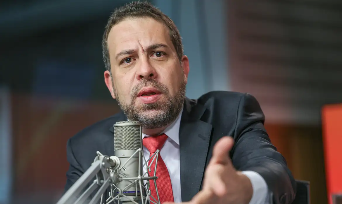 “Negociamos com os caminhoneiros”, diz Boulos