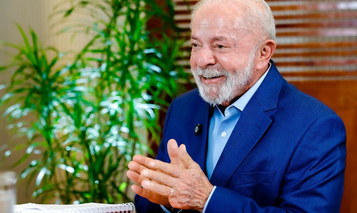 Lula defende o Pix após críticas em relatório