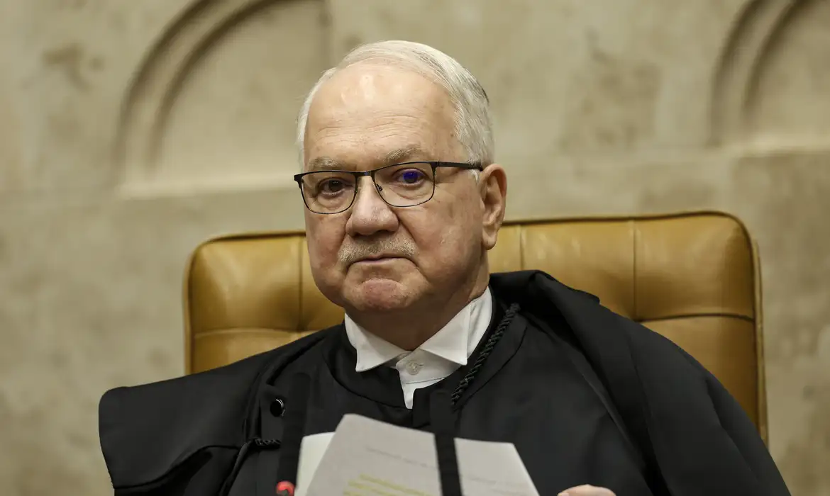 Fachin rebate relatório de comitê dos EUA