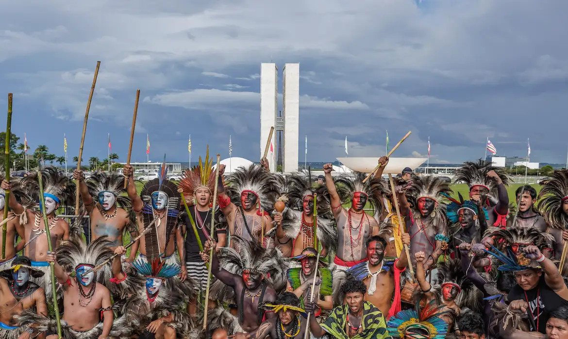 Indígenas levam a Itamaraty proposta de áreas livres