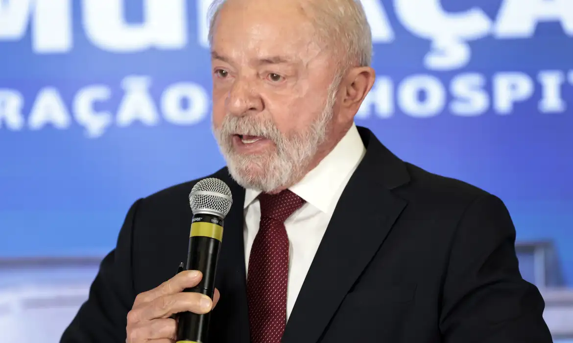 Lula quer incluir inadimplentes do FIES em pacote