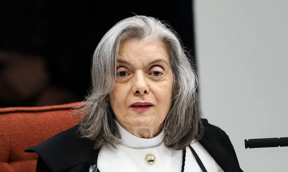 Cármen Lúcia diz que crise de confiabilidade