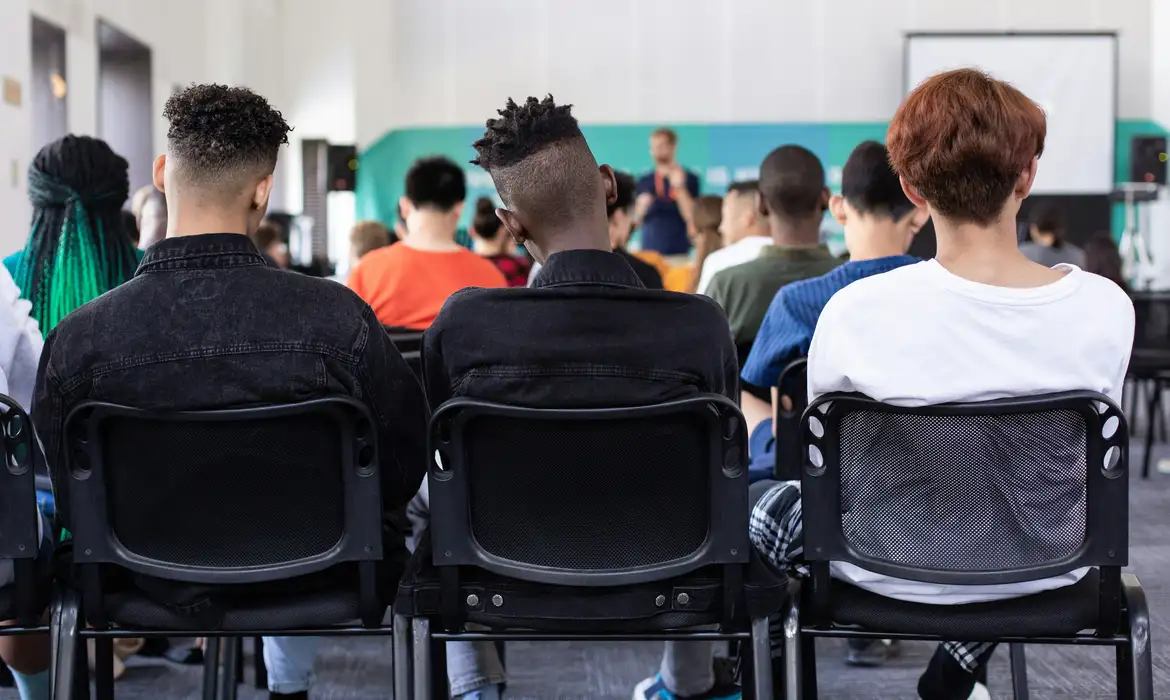Encontro debate importância do ensino de jornalismo
