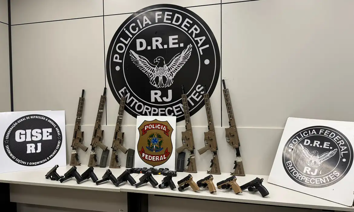 Em duas ações na Via Dutra, PF apreende 10 fuzis